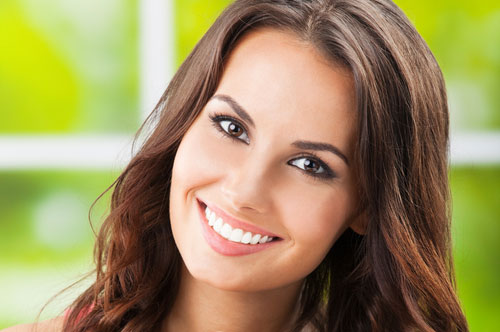 Follow a Wedding Teeth Whitening Timeline for a Brighter Big Day